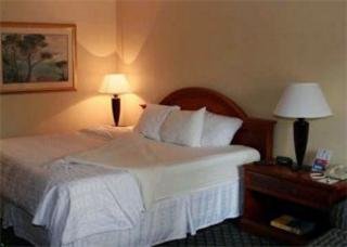 Hotel Clarion Inn & Conference Center-form Holiday Inn