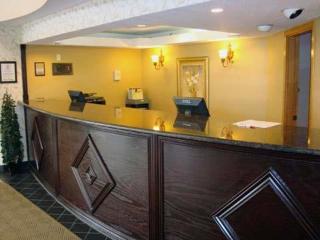 Hotel Clarion Inn & Suites