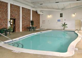 Hotel Clarion Inn & Suites