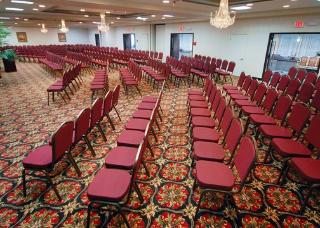 Hotel Clarion Inn & Suites