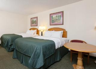 Hotel Clarion Inn & Suites