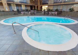 Hotel Clarion Inn & Suites