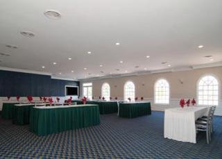 Hotel Clarion Inn & Suites