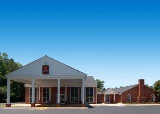 Hotel Clarion Inn & Suites