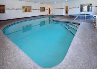 Hotel Clarion Inn & Suites