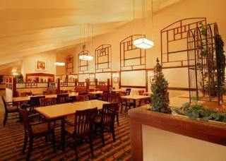 Hotel Clarion Inn & Suites
