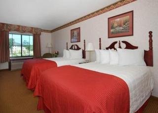 Hotel Clarion Inn & Suites Downtown Savannah