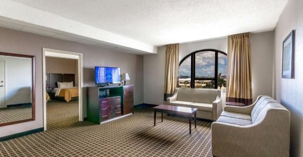 Hotel Clarion Inn Suites Miami Airportl