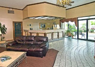 Hotel Clarion Inn & Suites Near Fort Sam Houston