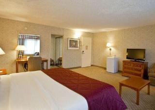Hotel Clarion Near Fairplex