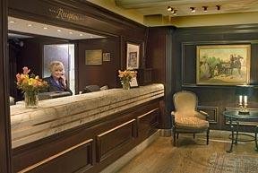 Hotel Clarion Peabody Court