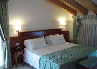 Hotel Clarion River