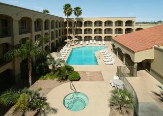 Hotel Clarion Suites