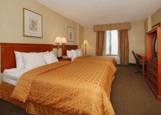 Hotel Clarion & Suites Conference Center