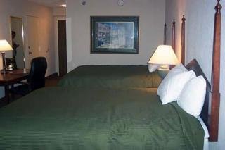 Hotel Clarion & Suites North