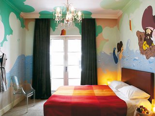 Hotel Classical Baby Grand
