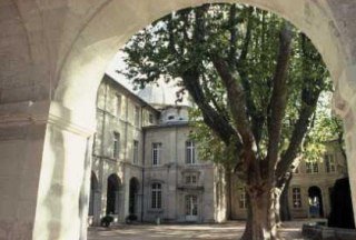 Hotel Cloitre Saint Louis
