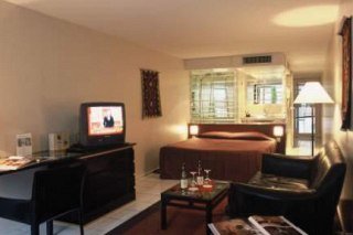 Hotel Cloitre Saint Louis
