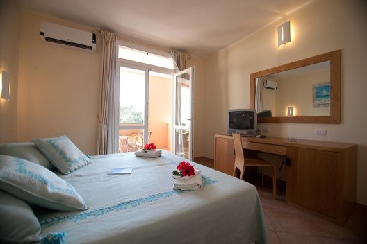 Hotel Club Esse Roccaruja