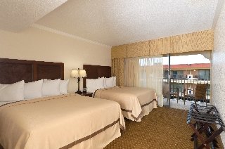 Hotel Coconut Cove Suites