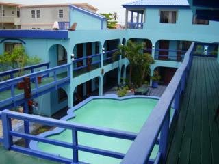 Hotel Coconuts Caribbean Resort