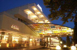 Hotel .Com