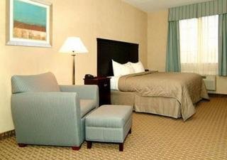 Hotel Comfort Inn And Suites-little Rock
