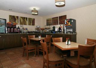 Hotel Comfort Inn & Suites