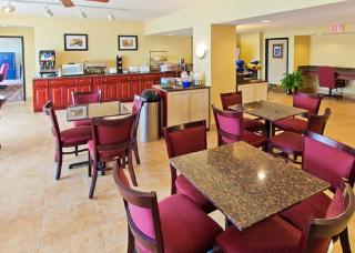 Hotel Comfort Inn & Suites