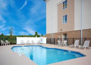 Hotel Comfort Inn & Suites