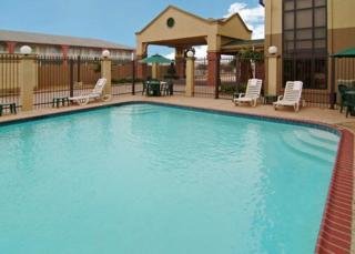 Hotel Comfort Inn & Suites