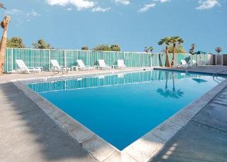 Hotel Comfort Inn & Suites