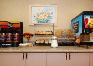 Hotel Comfort Inn & Suites