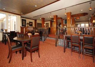 Hotel Comfort Inn & Suites