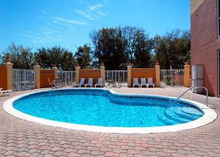 Hotel Comfort Inn & Suites