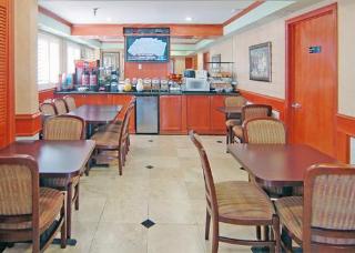Hotel Comfort Inn & Suites