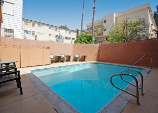 Hotel Comfort Inn & Suites
