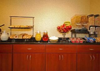 Hotel Comfort Inn & Suites