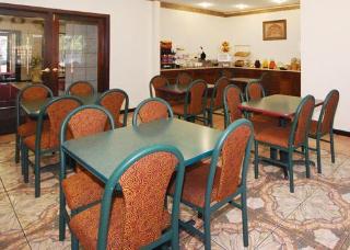 Hotel Comfort Inn & Suites