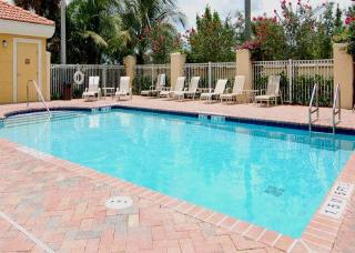 Hotel Comfort Inn & Suites