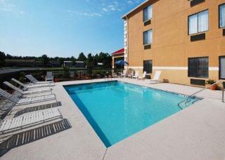 Hotel Comfort Inn & Suites