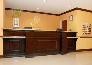 Hotel Comfort Inn & Suites