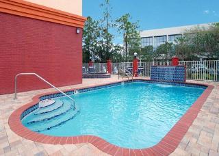 Hotel Comfort Inn & Suites