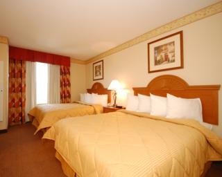 Hotel Comfort  Inn & Suites