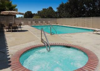 Hotel Comfort Inn & Suites