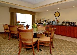 Hotel Comfort Inn & Suites Airport