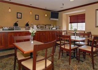 Hotel Comfort Inn & Suites Airport