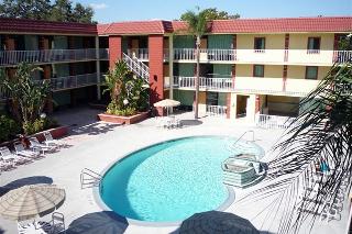 Hotel Comfort Inn & Suites At Tropicana Field