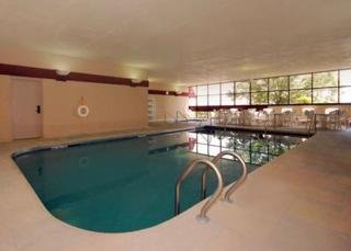 Hotel Comfort Inn & Suites East Town Mall Area