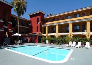 Hotel Comfort Inn & Suites Near Folsom Lake